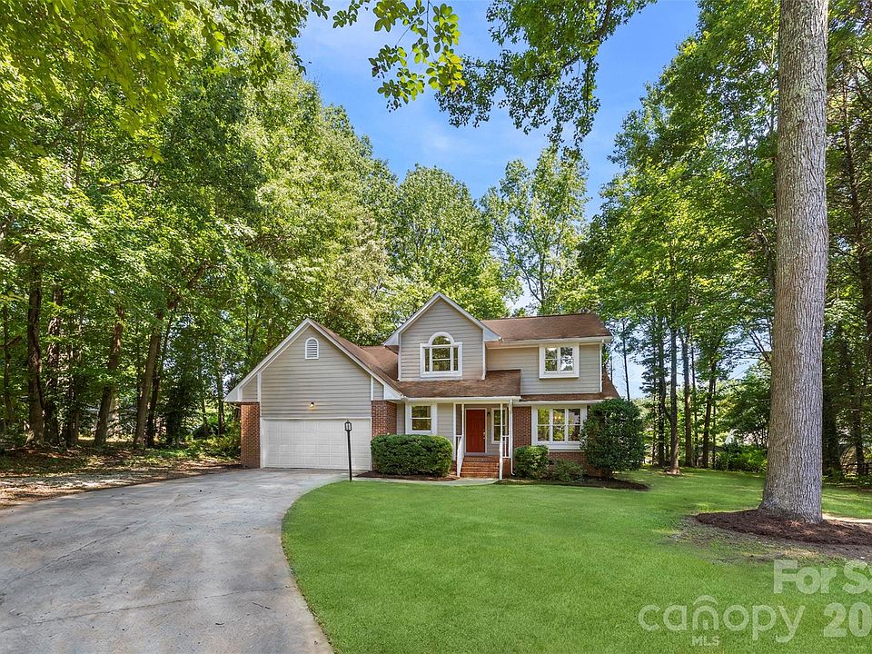 1st image of 932 Alexandria Ct