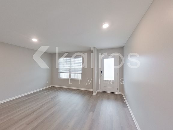 4th image of 35 E Luminous Way