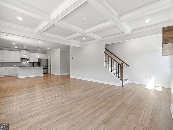 3rd image of 176 Brant Cir