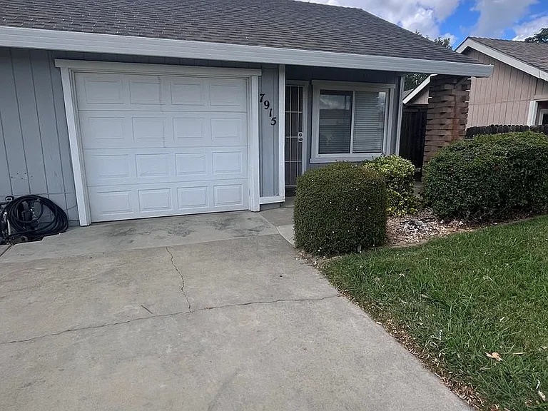 7915 Zenith Dr — Photo 2