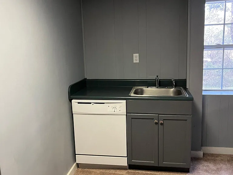 80 Hillcrest Cir #1 — Photo 12