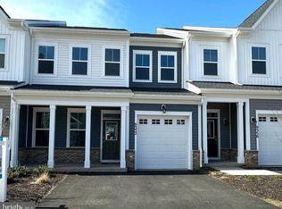 9352 Crestview Ridge Dr, Bristow, VA 20136