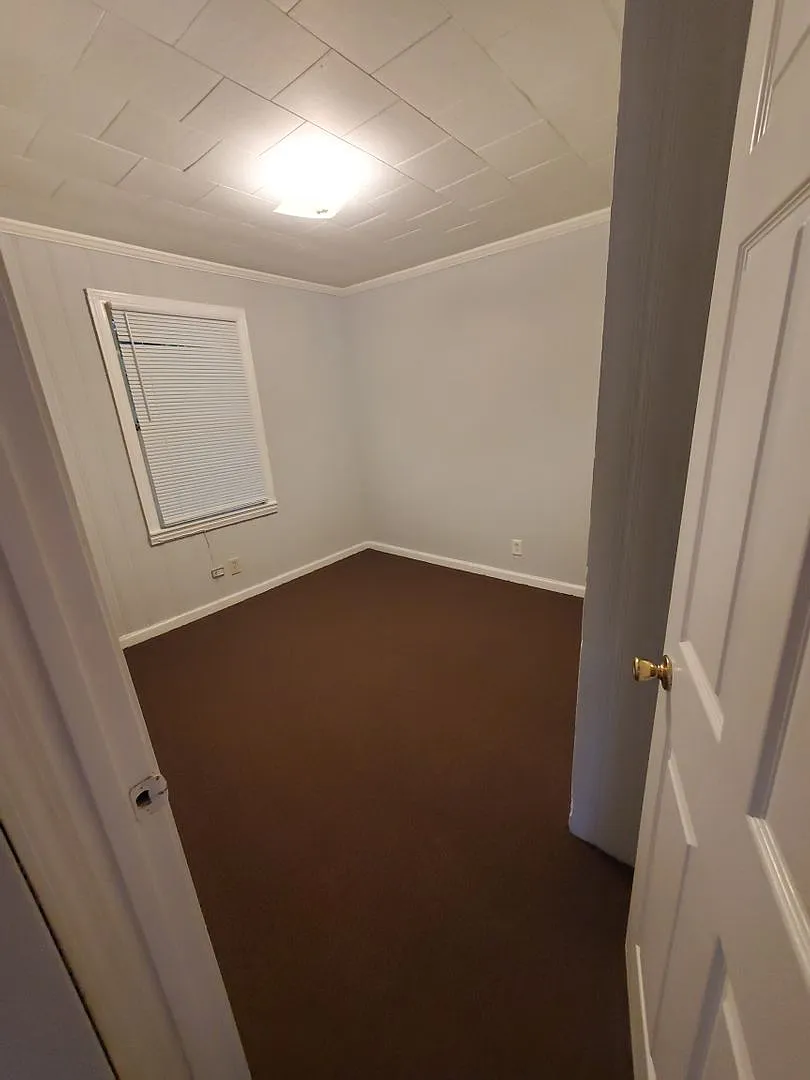114 NE. Glenn Avenue — Photo 2