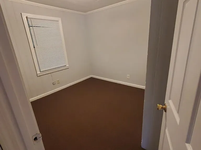 114 N Glenn Ave — Photo 2