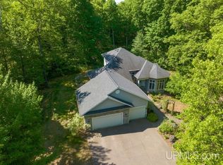 205 Huron Woods Dr, Marquette, MI 49855