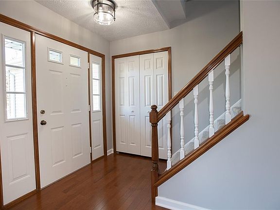 3rd image of 15975 Inglewood Ct