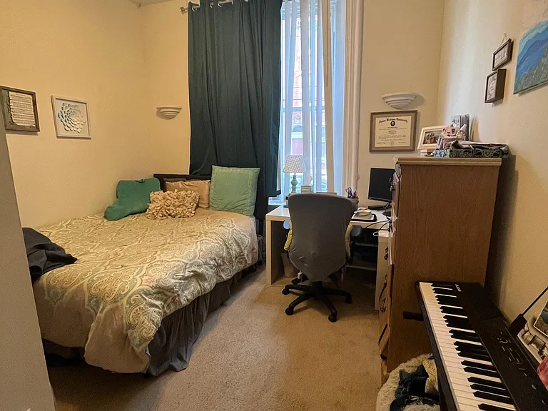 2127 Fitzwater St #1 — Photo 3