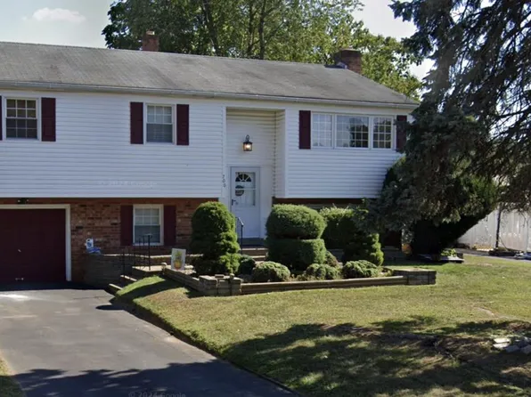 700 Cotton Ln, Upper Chichester, PA 19014