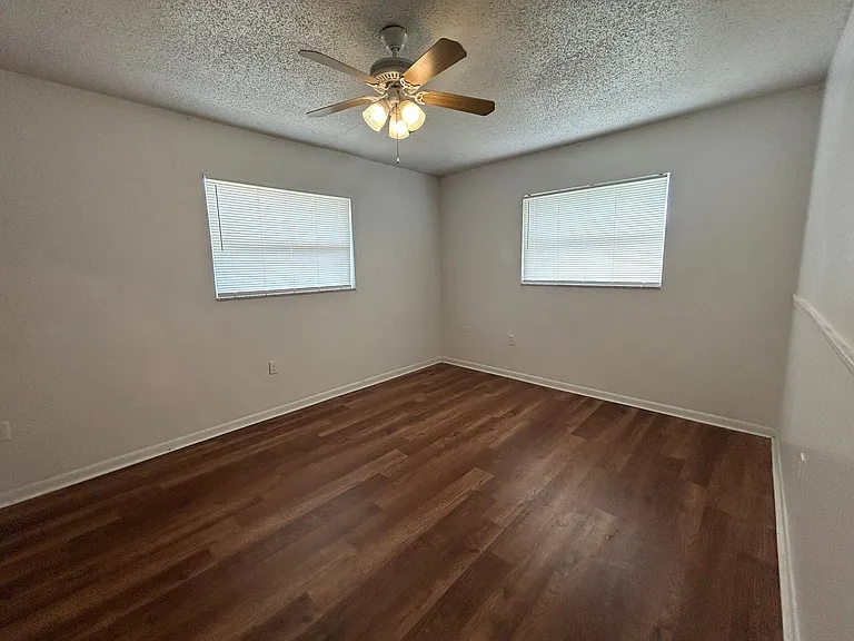 1110 N Brunnell Pkwy — Photo 10