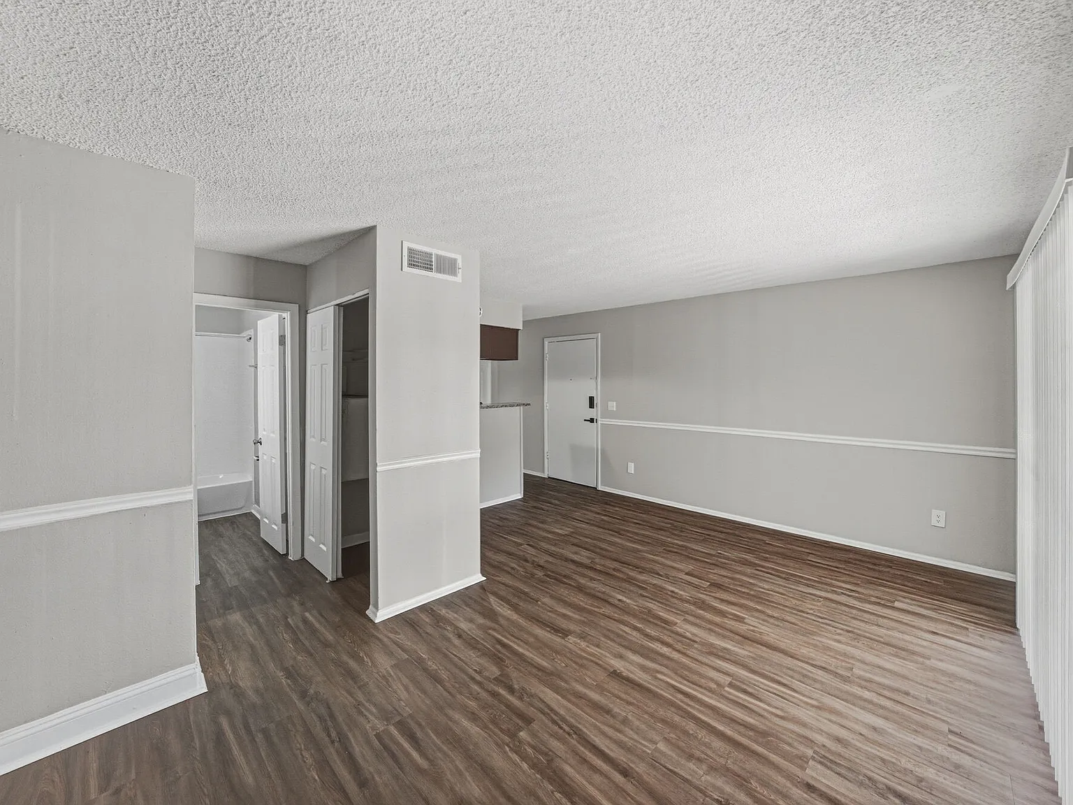 Magnolia Apartments — Photo 4