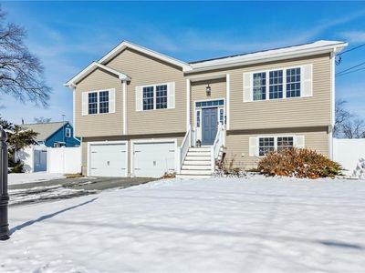 55 Dixie Ave, Warwick, RI, 02889