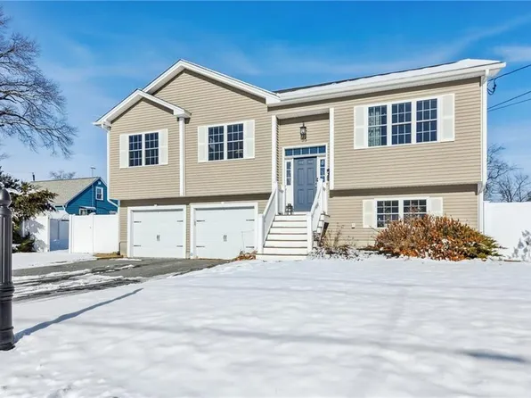 55 Dixie Ave, Warwick, RI 02889