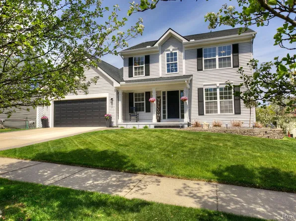 3707 Sugarbush Dr, Howell, MI 48843