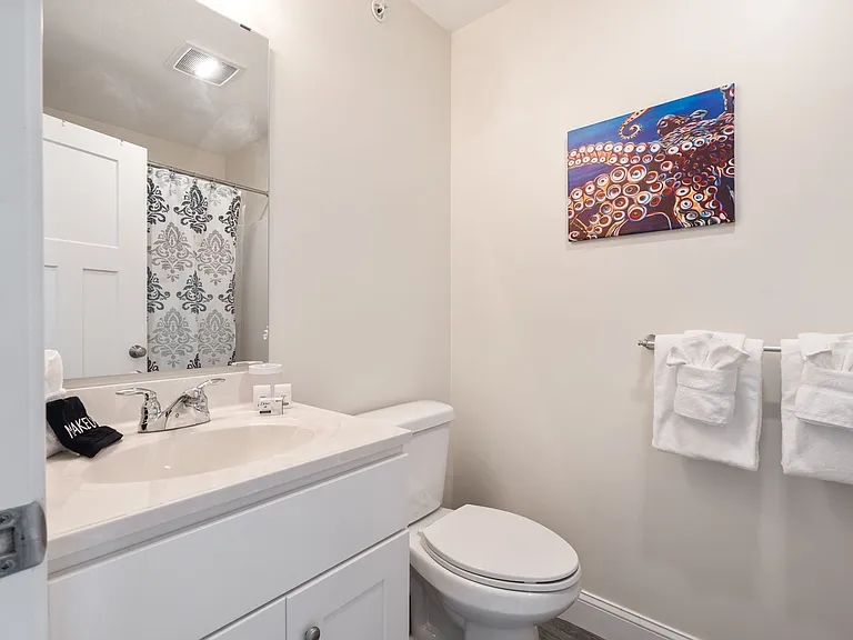 128 Ashworth Ave #307 — Photo 22