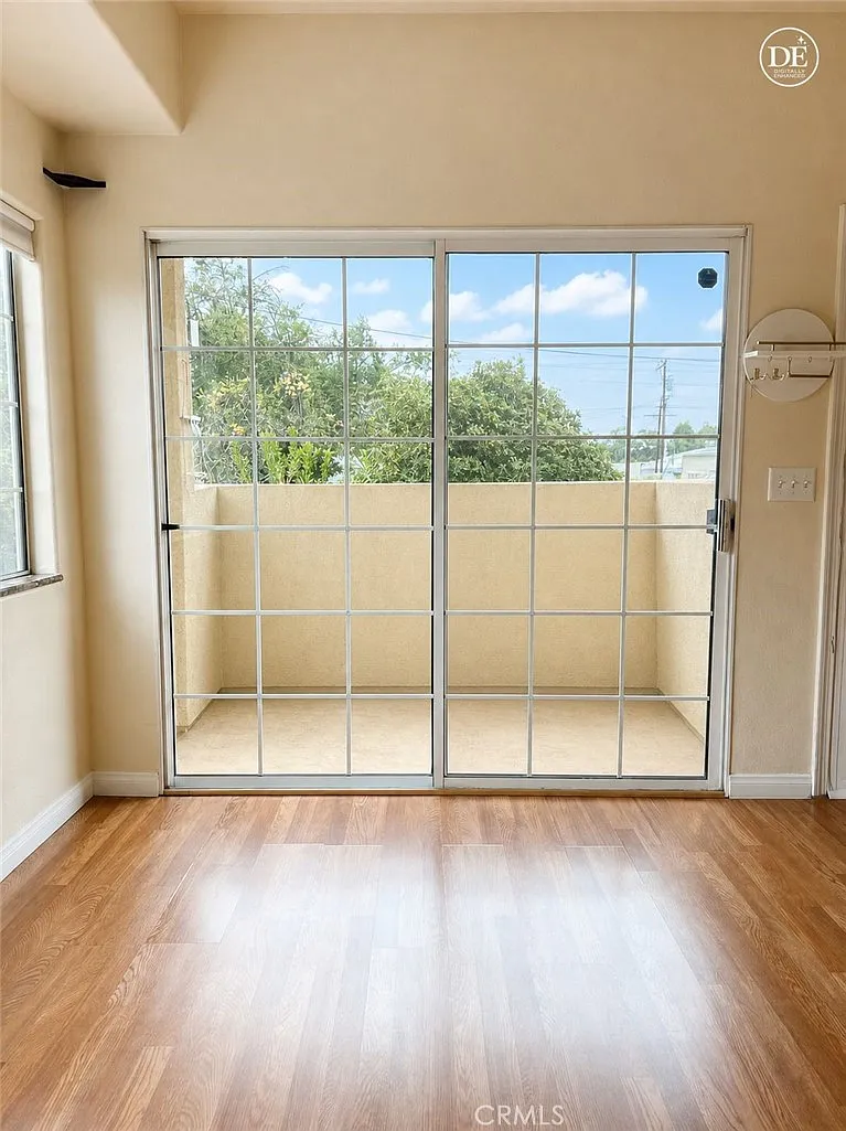 2 bed, 2.5 bath, 1398 sqft, $3,700 — Photo 3
