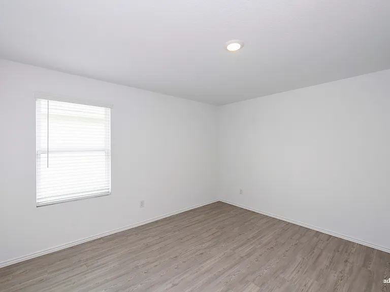 1074 Finesse Ln — Photo 11