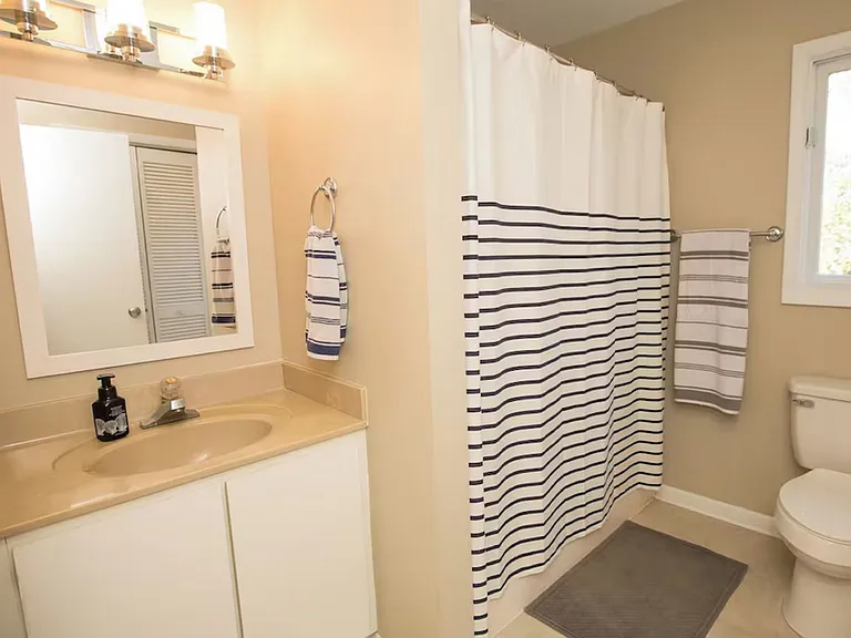 1210 Emerald Dr — Photo 26