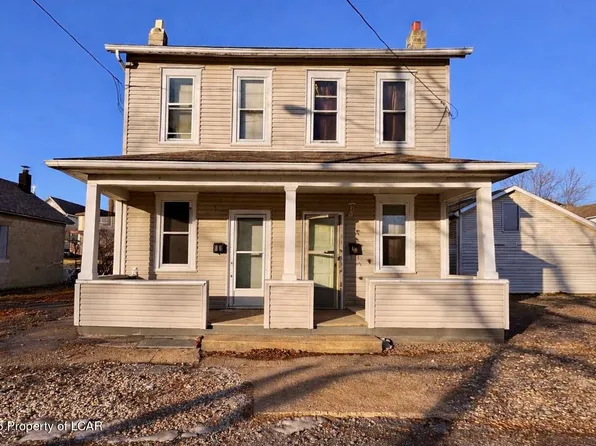 46 Swamp St, Beaver Meadows, PA 18216