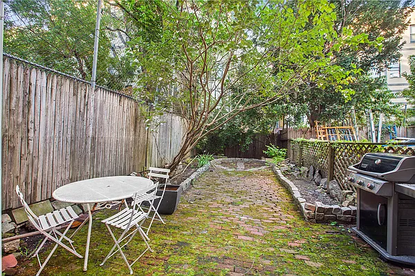 Rented by Compass | media 18