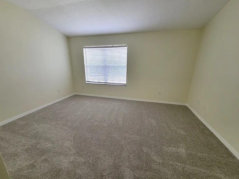 16414 Swan View Cir — Photo 18