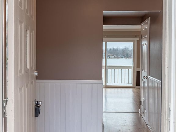 5th image of 2086 Lac Du Mont Dr