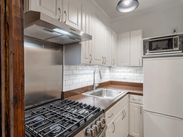 4 West 101st Street image 2 of 12