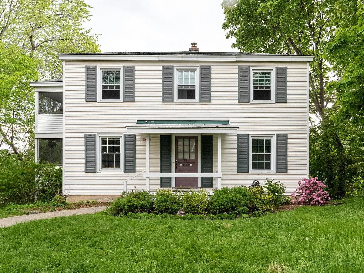 Front Entrance - 579 S Willard St