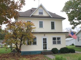 213 E Michigan Ave, George, IA 51237