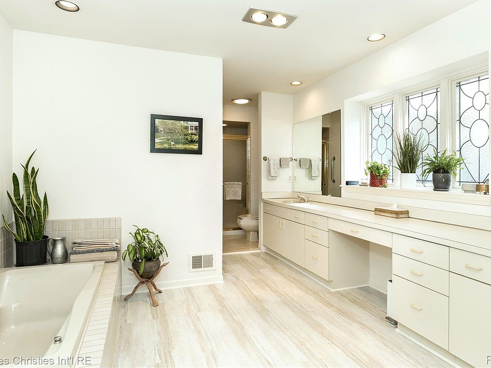 22241 Village Pines Dr, photo 18