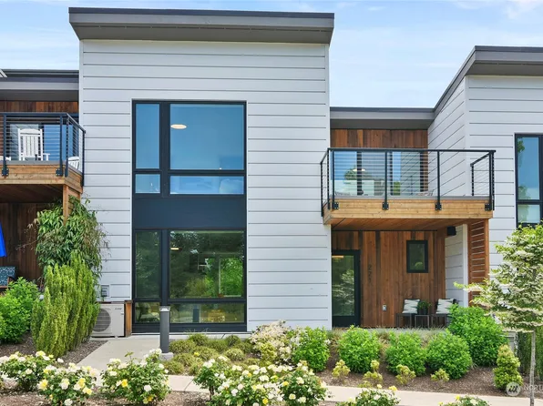 221 Ebi Lane NE, Bainbridge Island, WA 98110