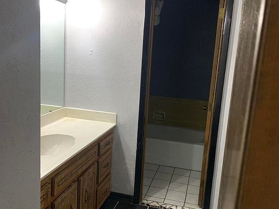 5th image of 1304 NE 4th St