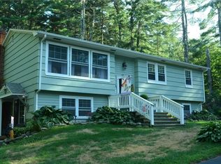 67 Whitman Rd, Coventry, RI 02816