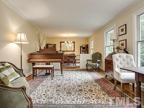 3rd image of 106 Oosting Dr