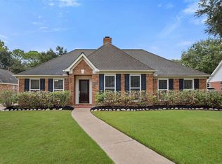 2022 Hillside Oak Ln, Houston, TX 77062