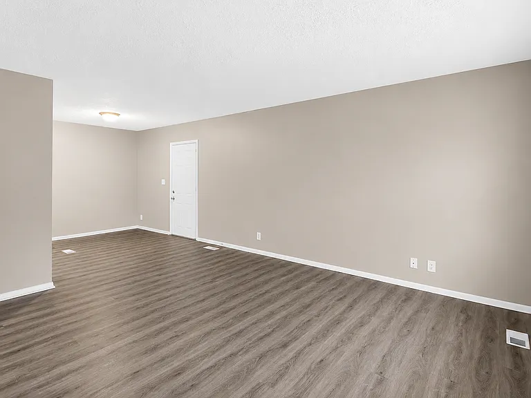 3938 Biscayne Rd — Photo 4
