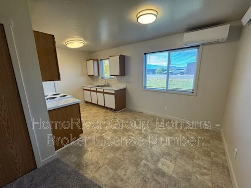 2 bed, 1.0 bath, $1,150 — Photo 4