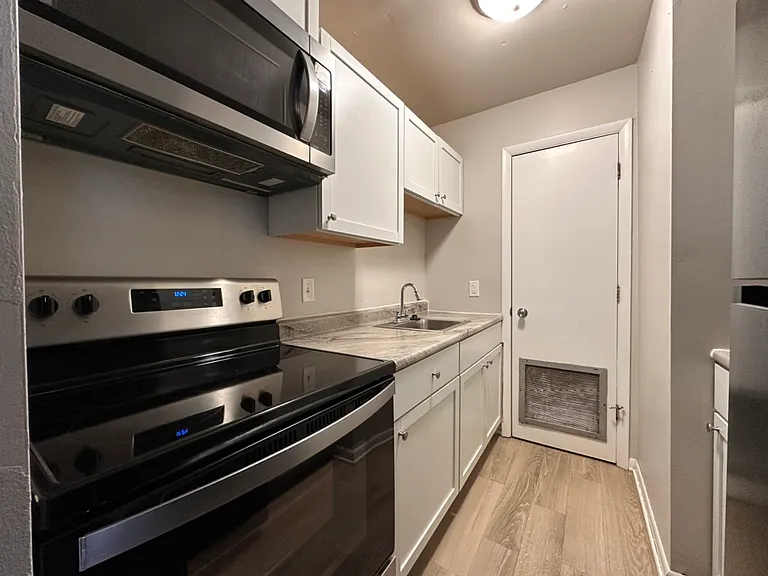803 - Kitchen with updated appliances
