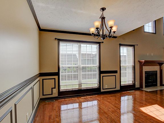 3rd image of 1220 Chinook Cir