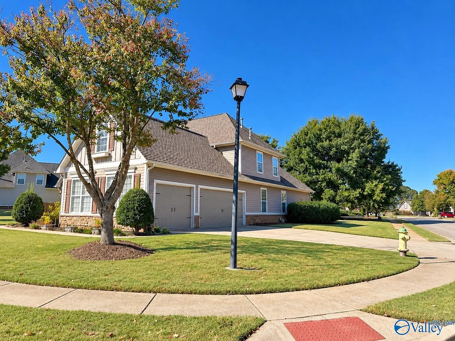 5 bed, 3.0 bath, 3082 sqft, $2,900 — Photo 3