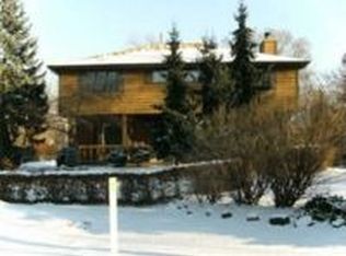 905 Highland Ln, Glenview, IL 60025