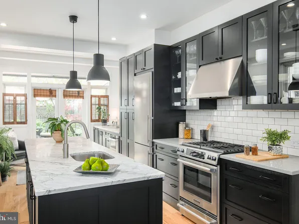 832 N 27th St, Philadelphia, PA 19130