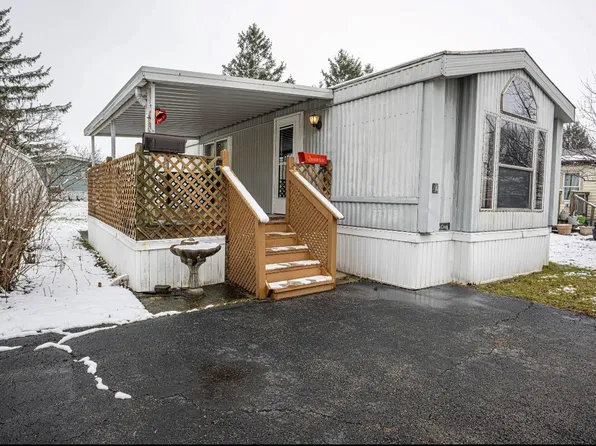 42 Apple Ln, Bourbonnais, IL 60914