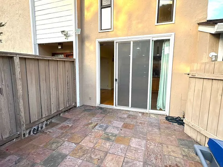 Albatross Dr — Photo 18