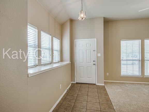 4th image of 9808 Old Field Dr