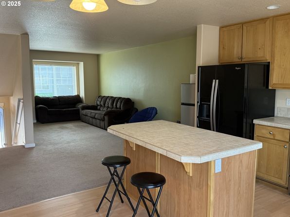 5913 NE 34th St, Vancouver, WA 98661
