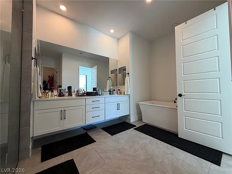 5040 Terramont Dr — Photo 17