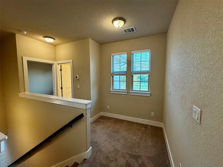 315 Madison Oaks Ave — Photo 12