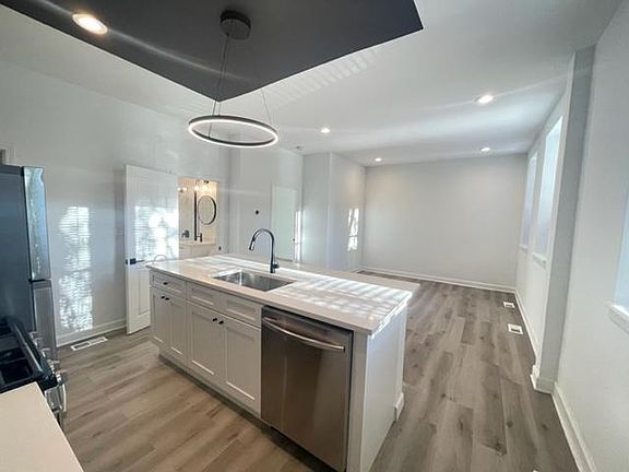 2nd image of 651 N Paulina St APT 1S