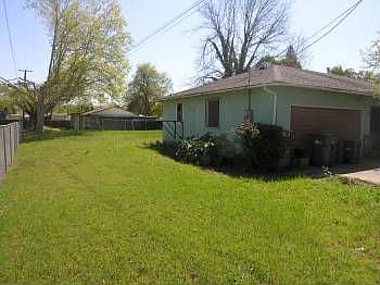 2nd image of 849 Walnut St
