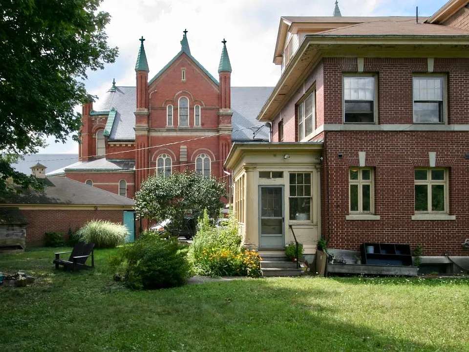 50 Melville St #4